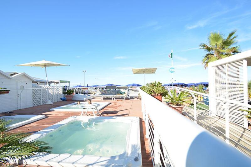 Riccione Beach Hotel - Enjoy Your Summer -Beach Village Incluso Exterior photo